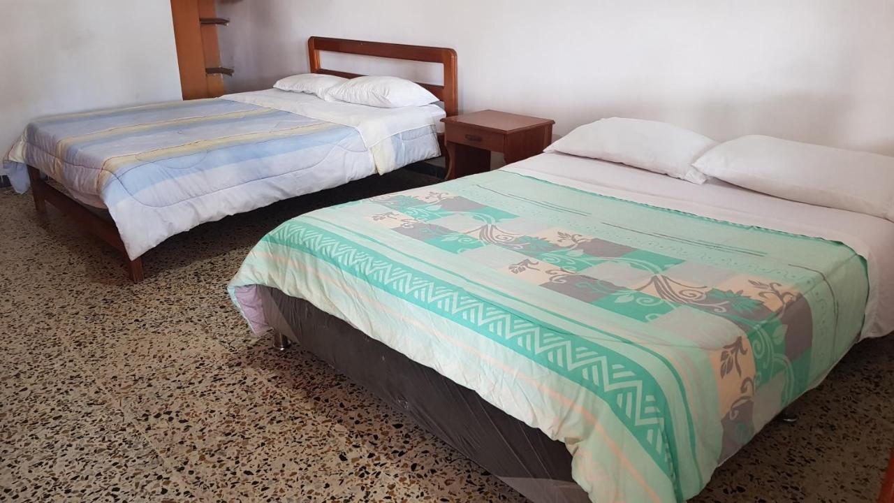 Balneario Chorillano Hotel Villavicencio Bagian luar foto