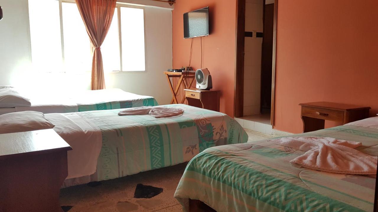 Balneario Chorillano Hotel Villavicencio Bagian luar foto