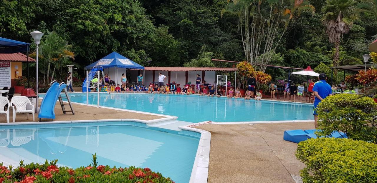Balneario Chorillano Hotel Villavicencio Bagian luar foto