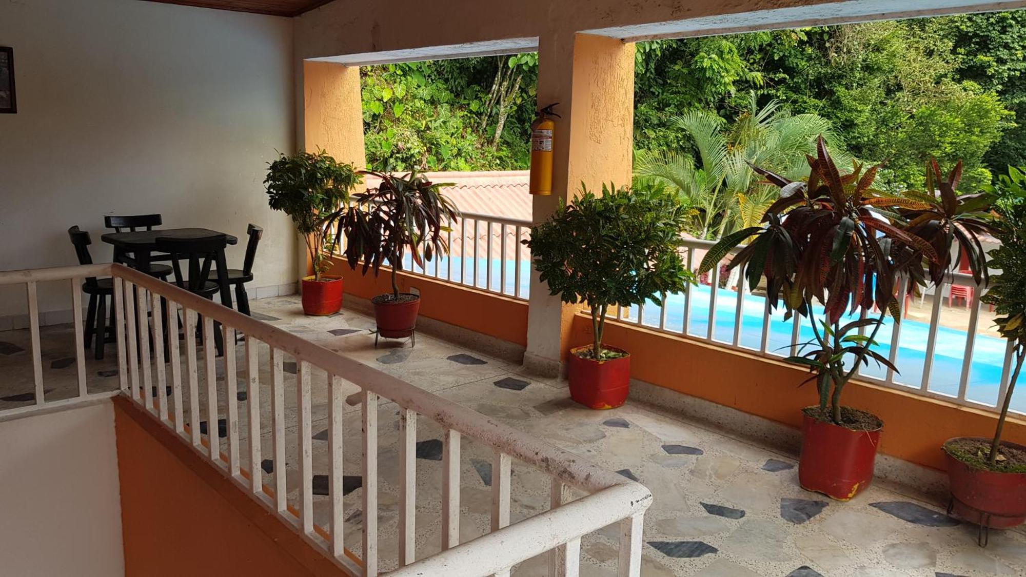 Balneario Chorillano Hotel Villavicencio Bagian luar foto