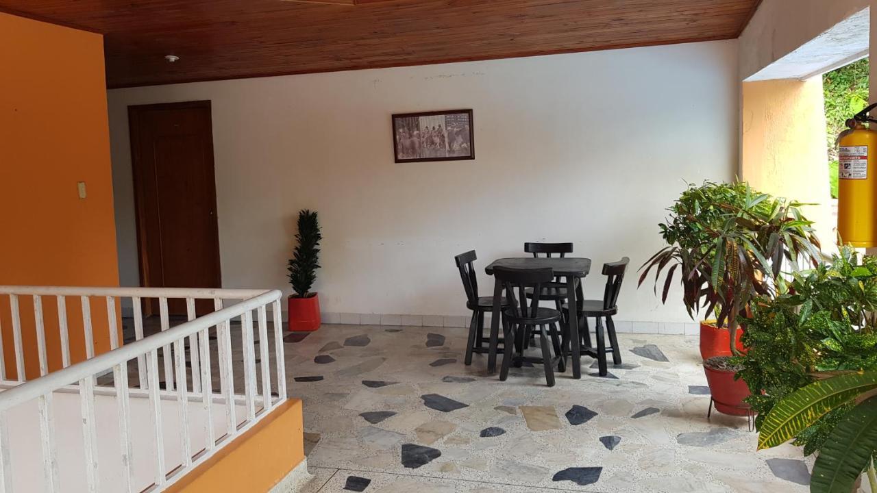 Balneario Chorillano Hotel Villavicencio Bagian luar foto