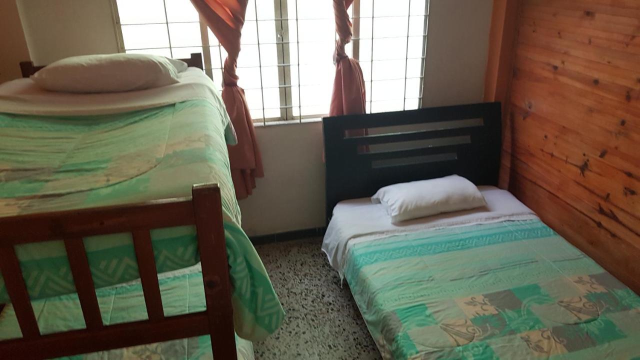 Balneario Chorillano Hotel Villavicencio Bagian luar foto