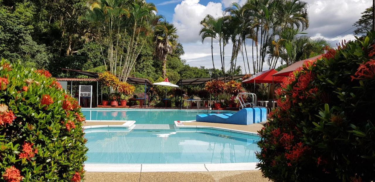 Balneario Chorillano Hotel Villavicencio Bagian luar foto