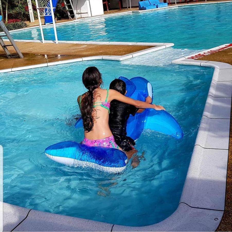 Balneario Chorillano Hotel Villavicencio Bagian luar foto